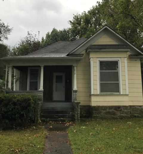 812 W Scott St, Springfield, MO 65802 photo 1