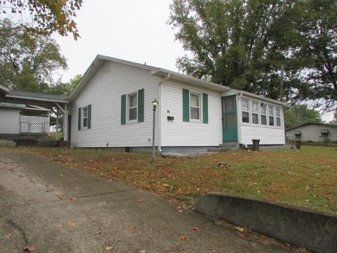 305 E 3rd St, West Plains, MO 65775 photo 1
