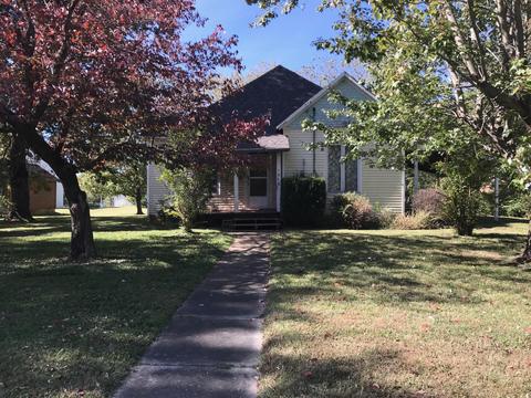 1015 N Rogers Ave, Springfield, MO 65802 photo 1