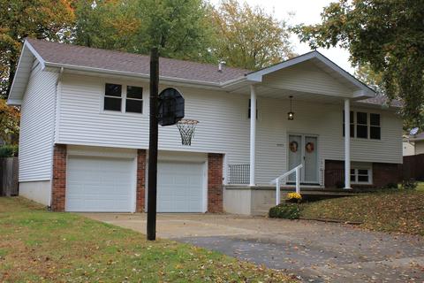 4705 Wildwood Dr, Springfield, MO 65810 photo 1