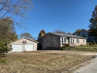 118 E Maple St, Mansfield, MO 65704 photo 1