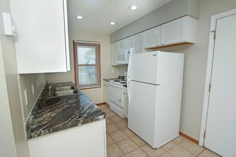 784 S Olive St, Marshfield, MO 65706 photo 4