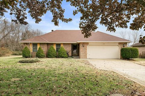 1820 N Pearson Dr, Springfield, MO 65802 photo 1