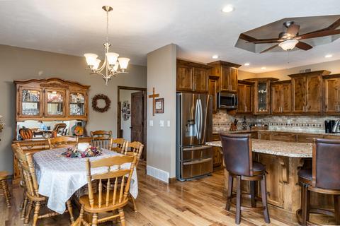 561 E Katella Cir, Nixa, MO 65714 photo 7