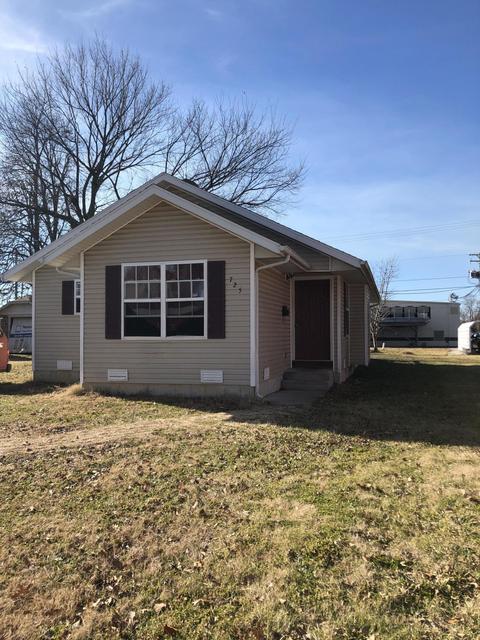 725 S Oak Ave, Aurora, MO 65605 photo 1