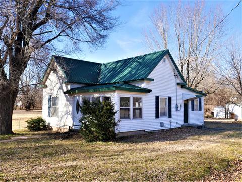 249 E Cofield St, Aurora, MO 65605 photo 1