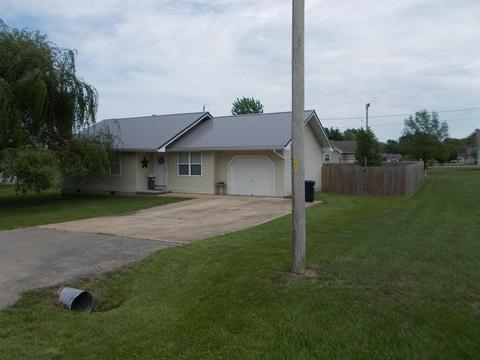 714 S Birch St, Buffalo, MO 65622 photo 1