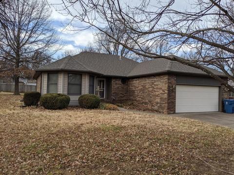 925 Mcphail Dr, Aurora, MO 65605 photo 1