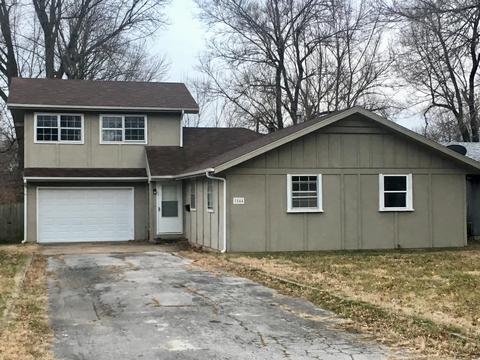 1544 E Seminole St, Springfield, MO 65804 photo 1