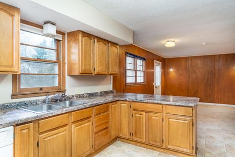 1945 S Saint Charles Ave, Springfield, MO 65804 photo 11