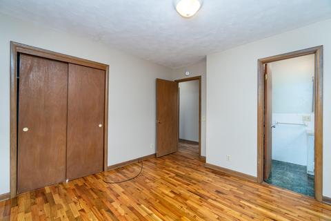 1945 S Saint Charles Ave, Springfield, MO 65804 photo 16