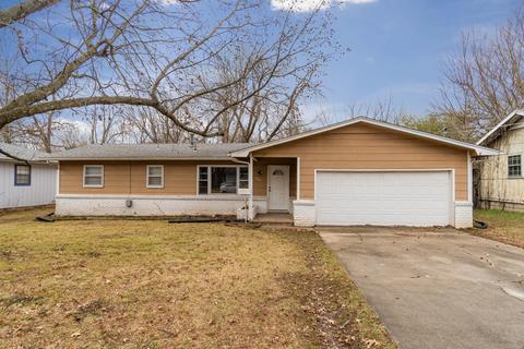 1945 S Saint Charles Ave, Springfield, MO 65804 photo 2