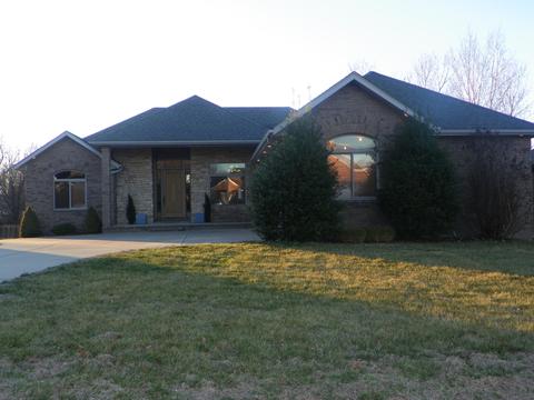 5285 S Hazel Dr, Springfield, MO 65810 photo 1