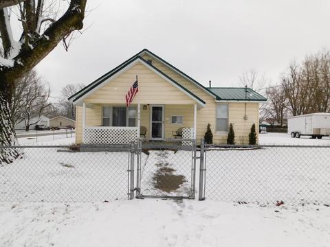 418 E Washington St, Seymour, MO 65746 photo 1