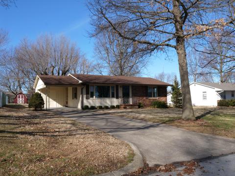 307 S Oak Ave, Aurora, MO 65605 photo 1