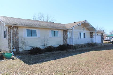 913 E 13th St, Mountain Grove, MO 65711 photo 1
