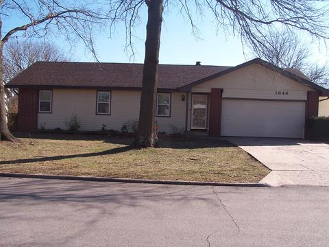 1644 W Swan St, Springfield, MO 65807 photo 1