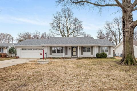 1867 E Mimosa St, Springfield, MO 65804 photo 1