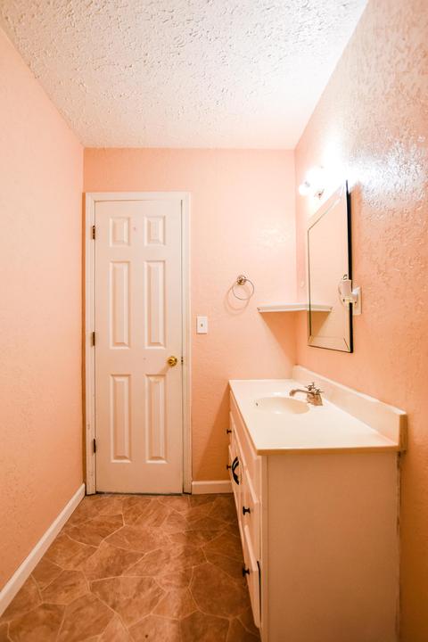 432 E Madison St, Marshfield, MO 65706 photo 17