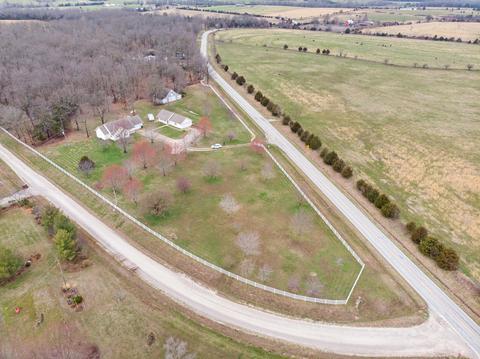 62 Timber Oak Dr, Marshfield, MO 65706 photo 1