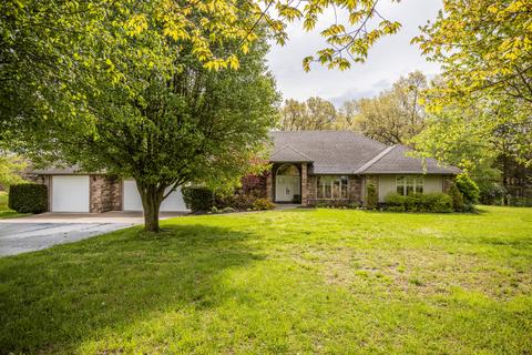 1746 W Riverfork Dr, Nixa, MO 65714 photo 1