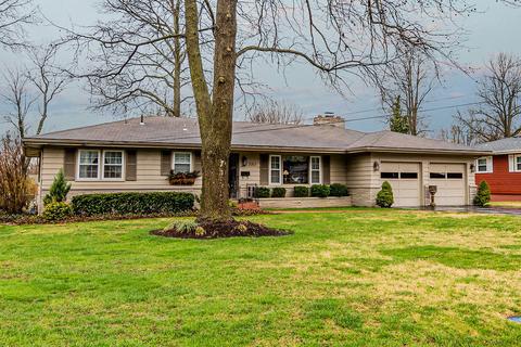 2053 S Kimbrough Ave, Springfield, MO 65807 photo 1
