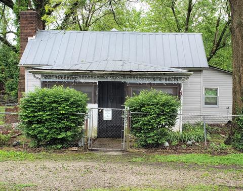 112 E St Louis St, Aurora, MO 65605 photo 1