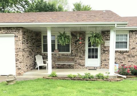 2272 E Nora St, Springfield, MO 65803 photo 1