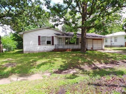 401 S Cedar St, Nevada, MO 64772 photo 1