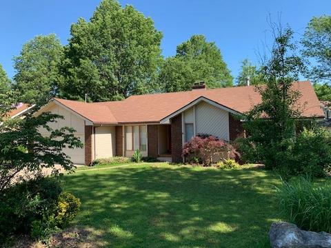 1055 E Manchester Dr, Springfield, MO 65810 photo 1