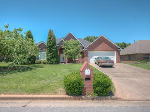 418 Fox Fire Ct, Joplin, MO 64801 photo 1