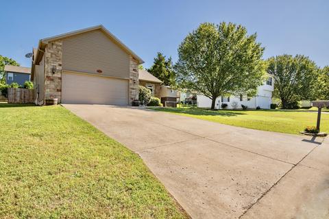 105 Stacey St, Branson, MO 65616 photo 1