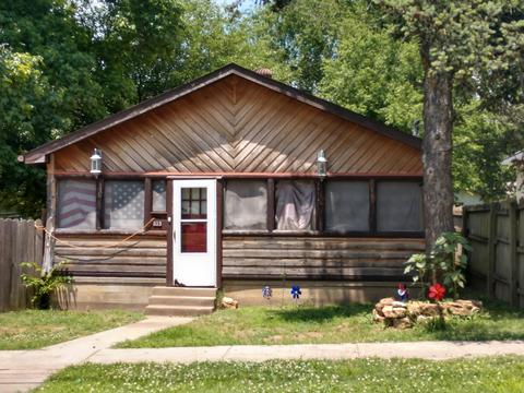 833 W Della St, Springfield, MO 65803 photo 1
