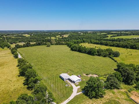 1022 Green Valley Rd, Clever, MO 65631 photo 1