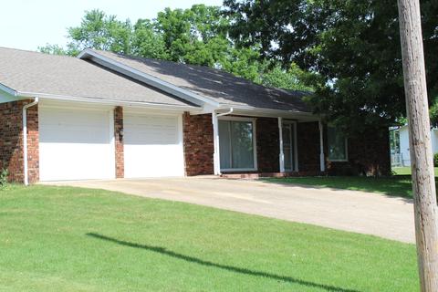 909 Posey St, Ava, MO 65608 photo 1