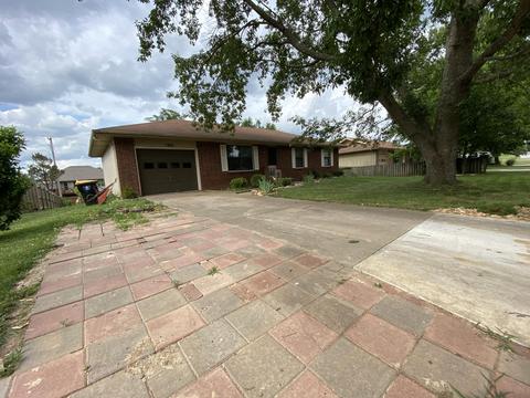 1305 E Parkview St, Ozark, MO 65721 photo 1