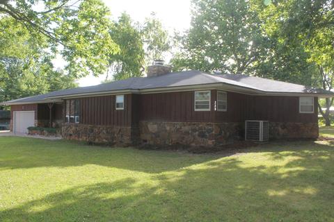 220 S Willow St, Buffalo, MO 65622 photo 1