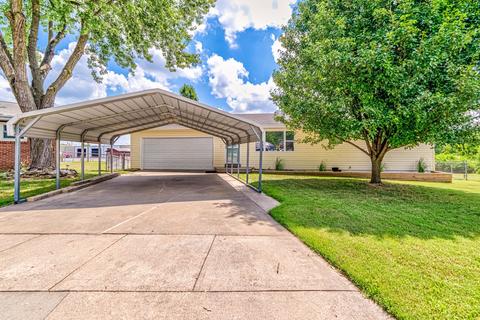 2314 N Bess Pl, Springfield, MO 65803 photo 1