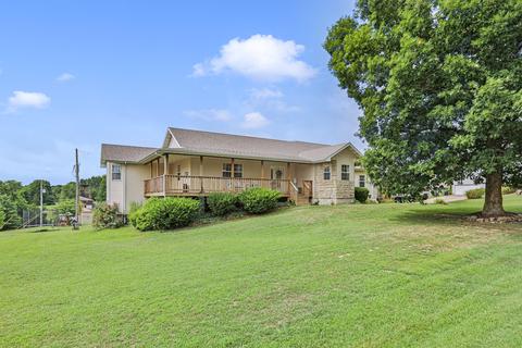 730 Banning St, Marshfield, MO 65706 photo 1