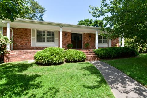 2453 E Greenwood St, Springfield, MO 65804 photo 1