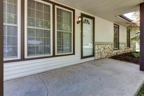 4058 S Meadowlark Dr, Springfield, MO 65807 photo 2
