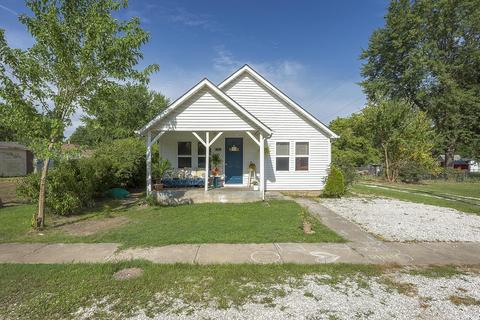 809 N Mcnatt Ave, Aurora, MO 65605 photo 1