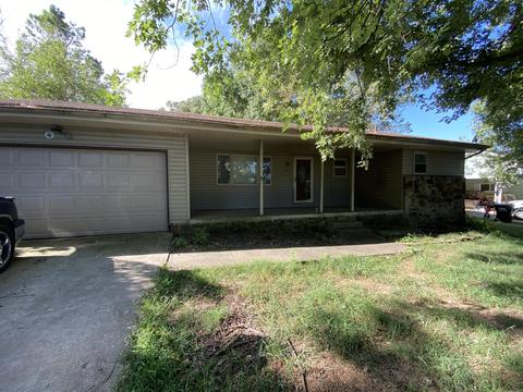 2814 E Bergman St, Springfield, MO 65802 photo 1