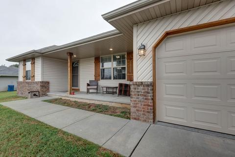 415 W Westgate Dr, Clever, MO 65631 photo 2