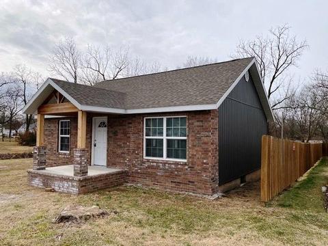 823 S Elliott Ave, Aurora, MO 65605 photo 1