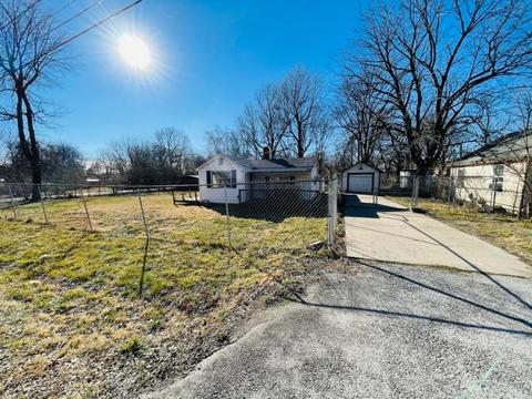 1907 N Colgate Ave, Springfield, MO 65802 photo 1