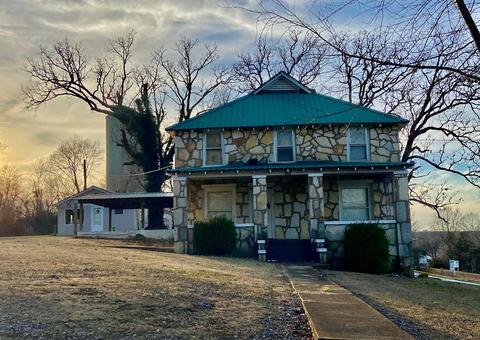 141 N 10th St, Thayer, MO 65791 photo 1