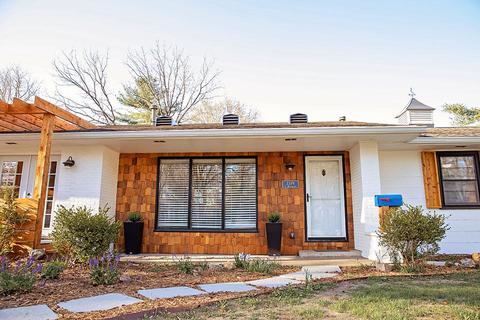 2379 E Manchester St, Springfield, MO 65804 photo 1