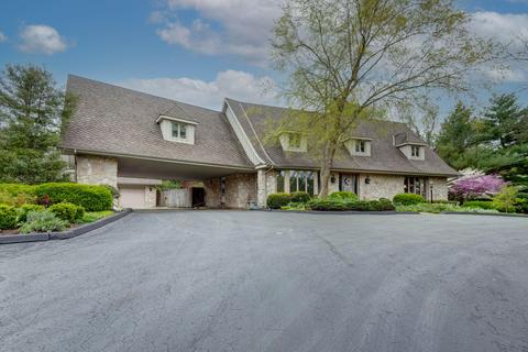 2524 S Edgewater Dr, Springfield, MO 65804 photo 1