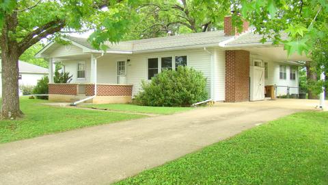 209 E 4th St, Mountain View, MO 65548 photo 1
